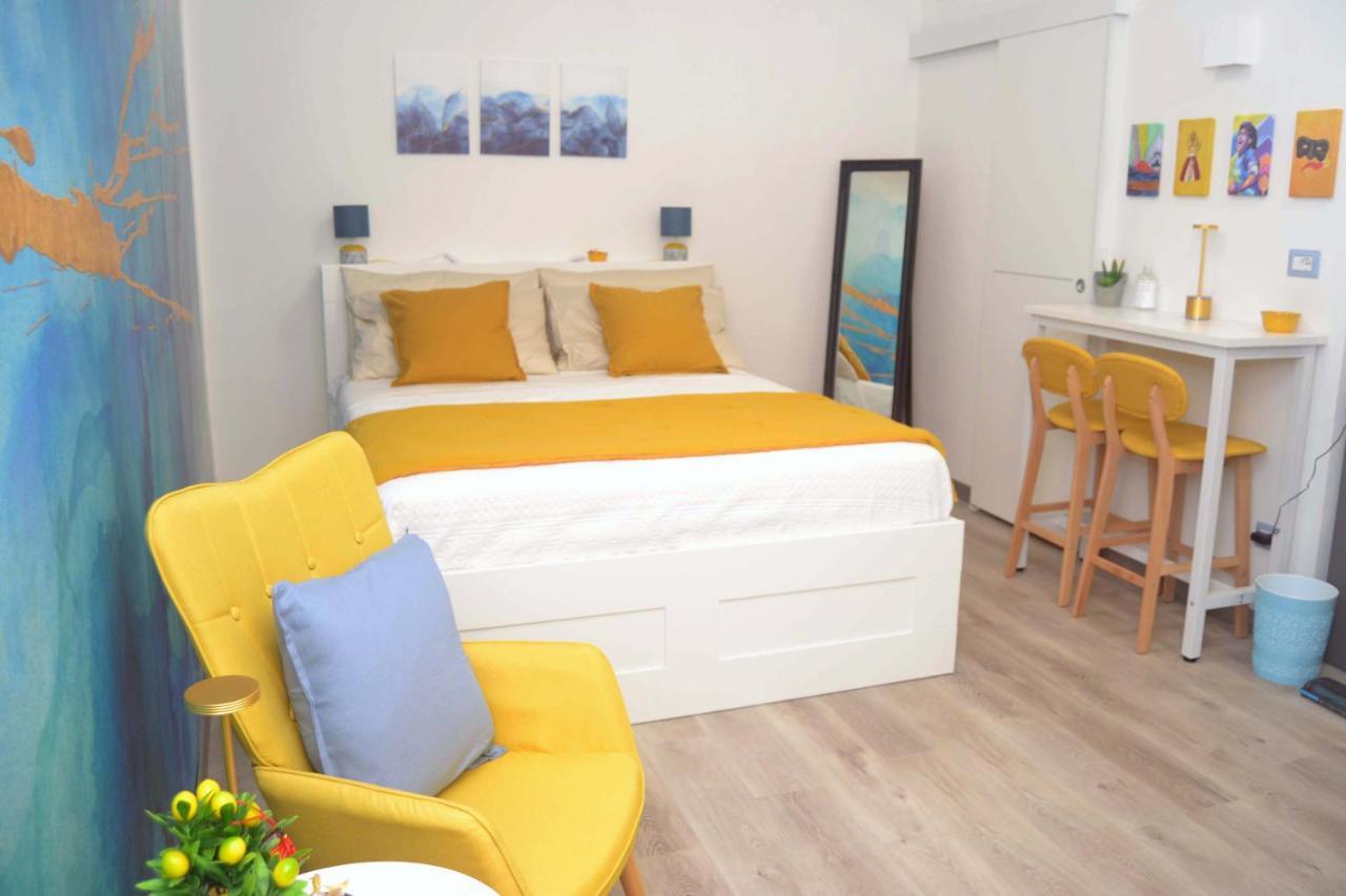 Room&Chiaia Neapol Zewnętrze zdjęcie